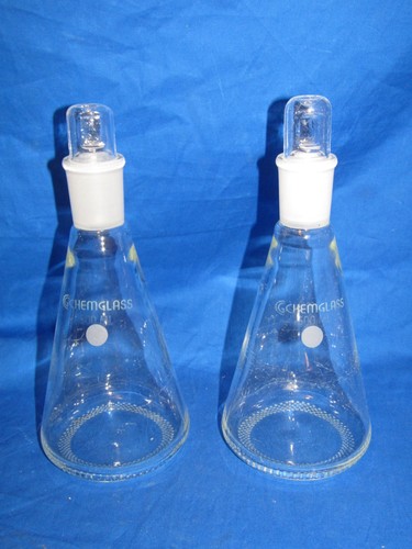 Two 500ml chemglass - (2),